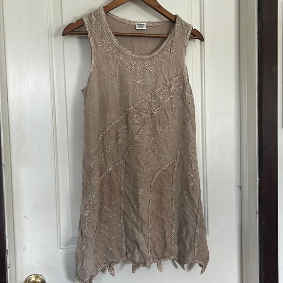 Cream embellished dress - Picture 1 of 4